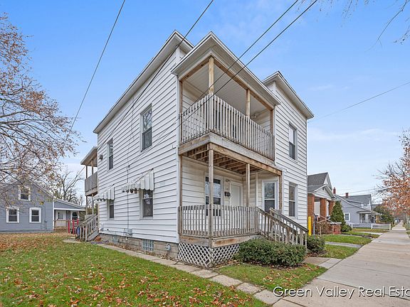 2nd image of 743 Crosby St NW