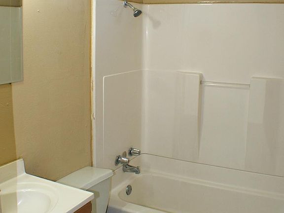 5th image of 4113 Chickasaw Ave