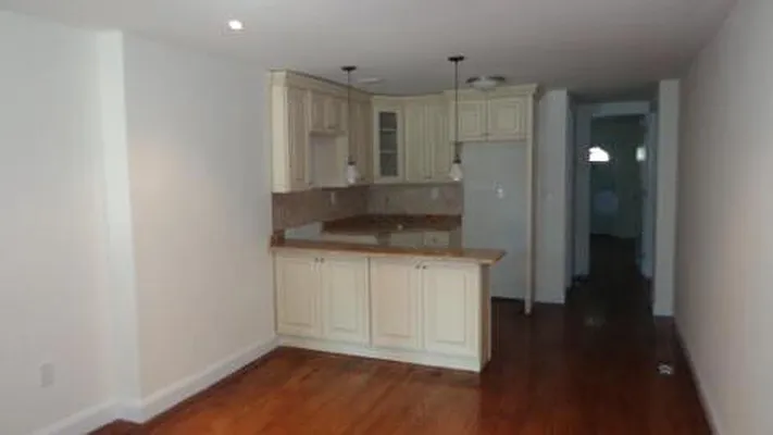 Sold by R New York | media 21