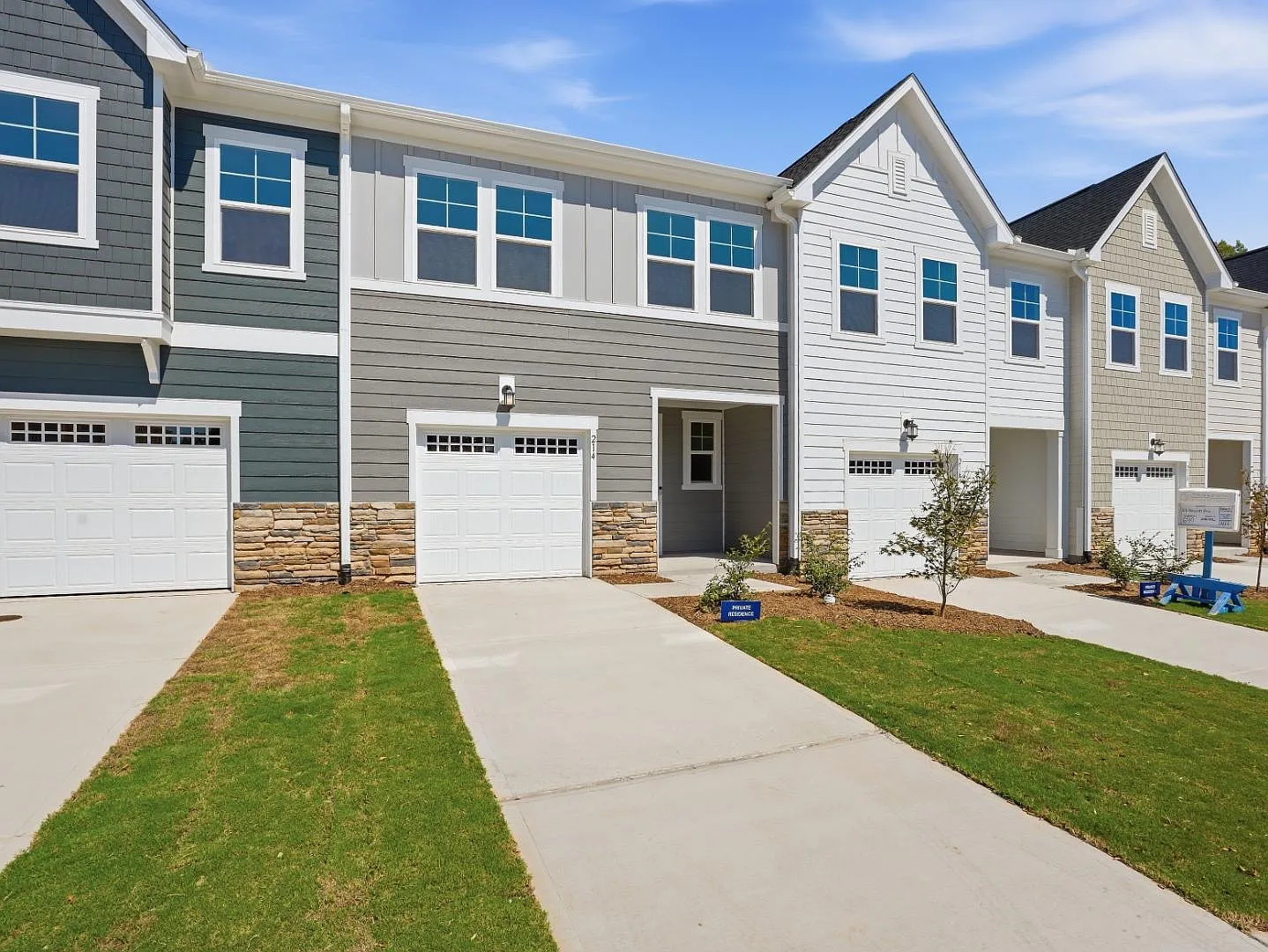 214 Deercroft Dr - 214 Deercroft Dr — Photo 1