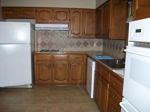 5th image of 14608 E 37th St