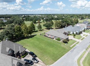 310 Shinnecock Hills Dr, Broussard, LA 70518