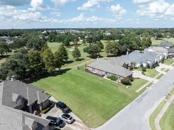 310 Shinnecock Hills Dr, Broussard, LA 70518
