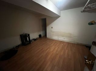 826 Arnow Ave, Bronx, NY 10467