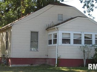 817 E Park St, Du Quoin, IL 62832