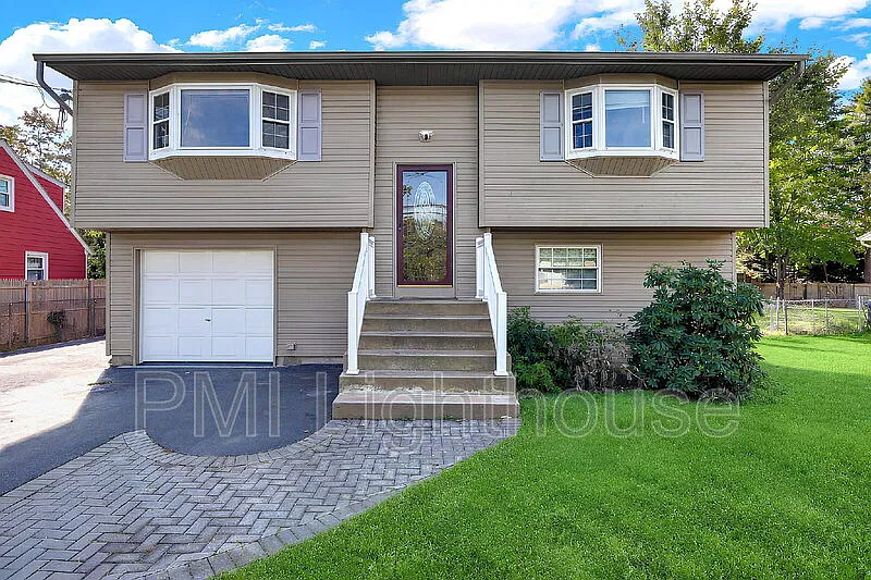 4 bed, 2.0 bath, $5,000 — Photo 1