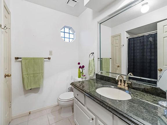 3rd image of 4218 Island Hills Dr