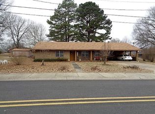 203 S Meadow Pl, Clarksville, AR 72830