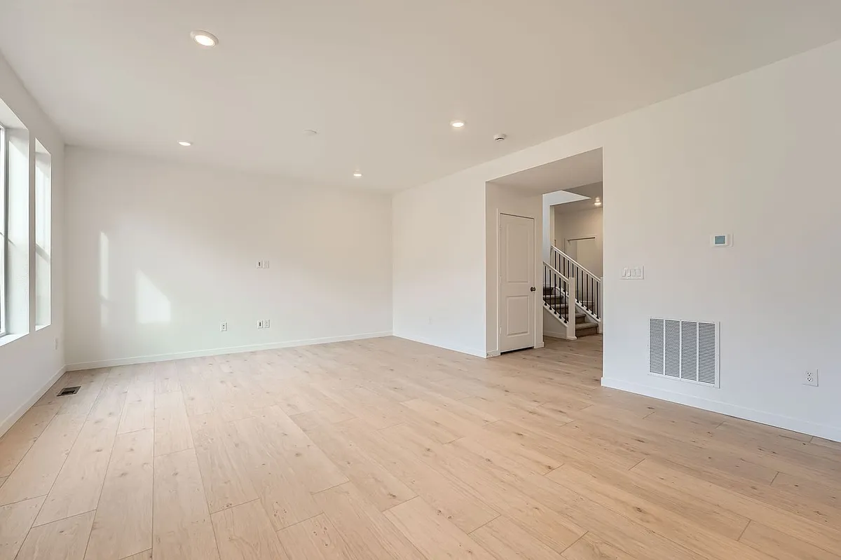 Building Photo - 24736 E Evans Dr