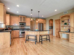 9900 Comstock Ln N, Maple Grove, MN 55311