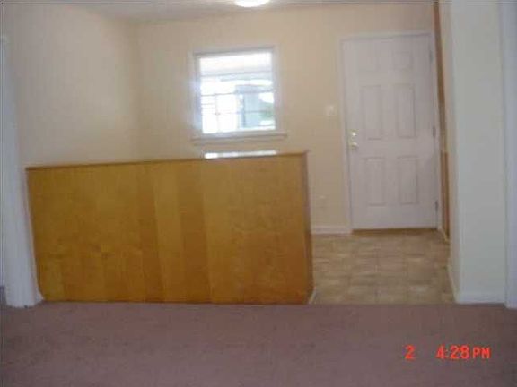 2nd image of 112 Grovewood Ct