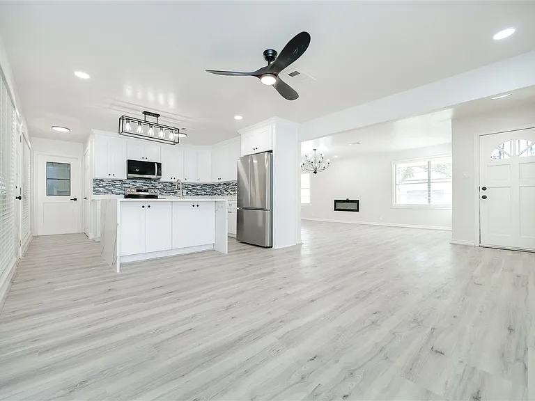 5027 Darnell St — Photo 7