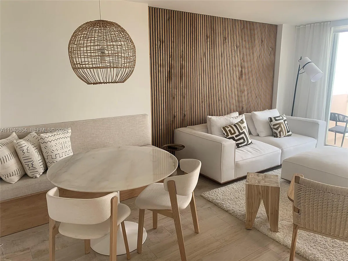 Building Photo - 345 Ocean Dr #415