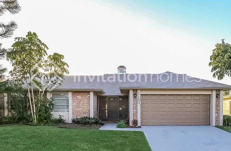 1153 SW 25th Ave — Photo 1