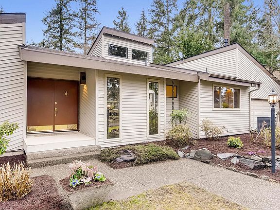 3rd image of 6819 Topaz Dr SW