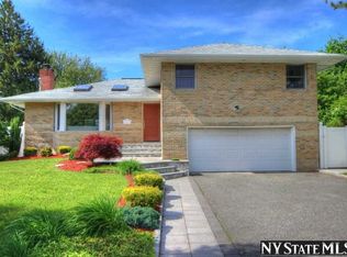 2 Village Dr, Jericho, NY 11753