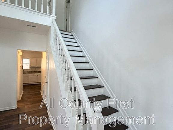 4th image of 4932 Wedgewood Pl