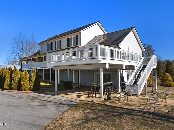 3rd image of 740 Pollard Rd