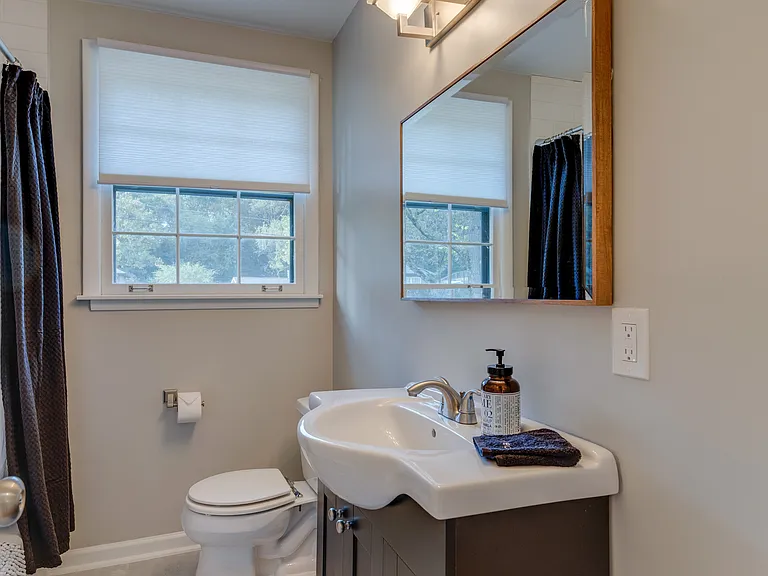 135 Hillsdale Dr — Photo 13