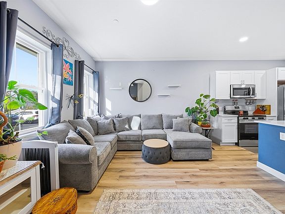 4th image of 50 Frankfort St #2