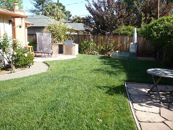 3rd image of 798 S Bernardo Ave