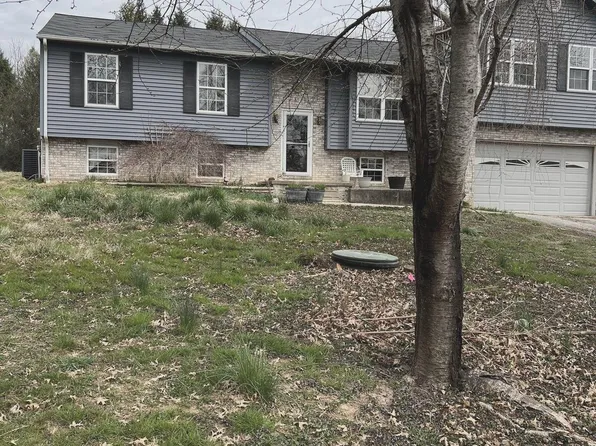 4308 Wolf Hill Dr, Hampstead, MD 21074