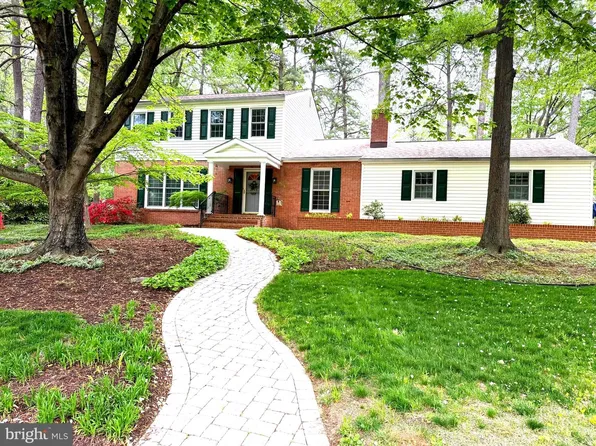 861 Twin Harbor Dr, Arnold, MD 21012