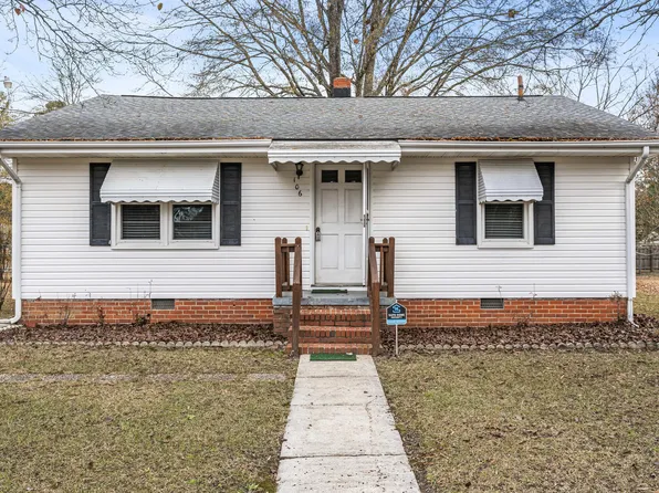 106 W Caroline Ave, Smithfield, NC 27577