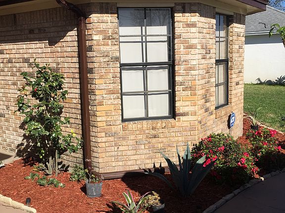 3rd image of 24 Fairhill Ln