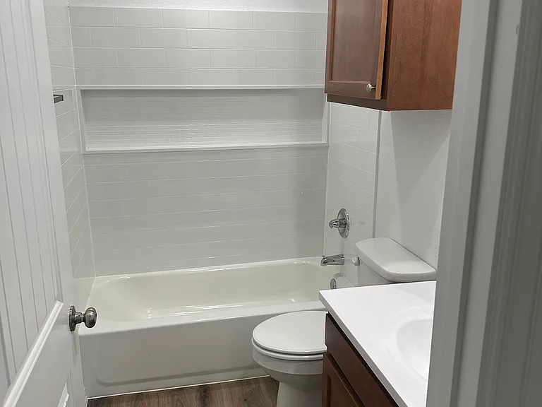 605 E Wolf St — Photo 2