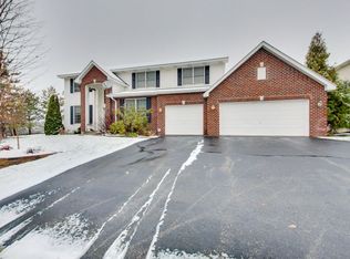 4602 Stonecliffe Dr, Eagan, MN 55122