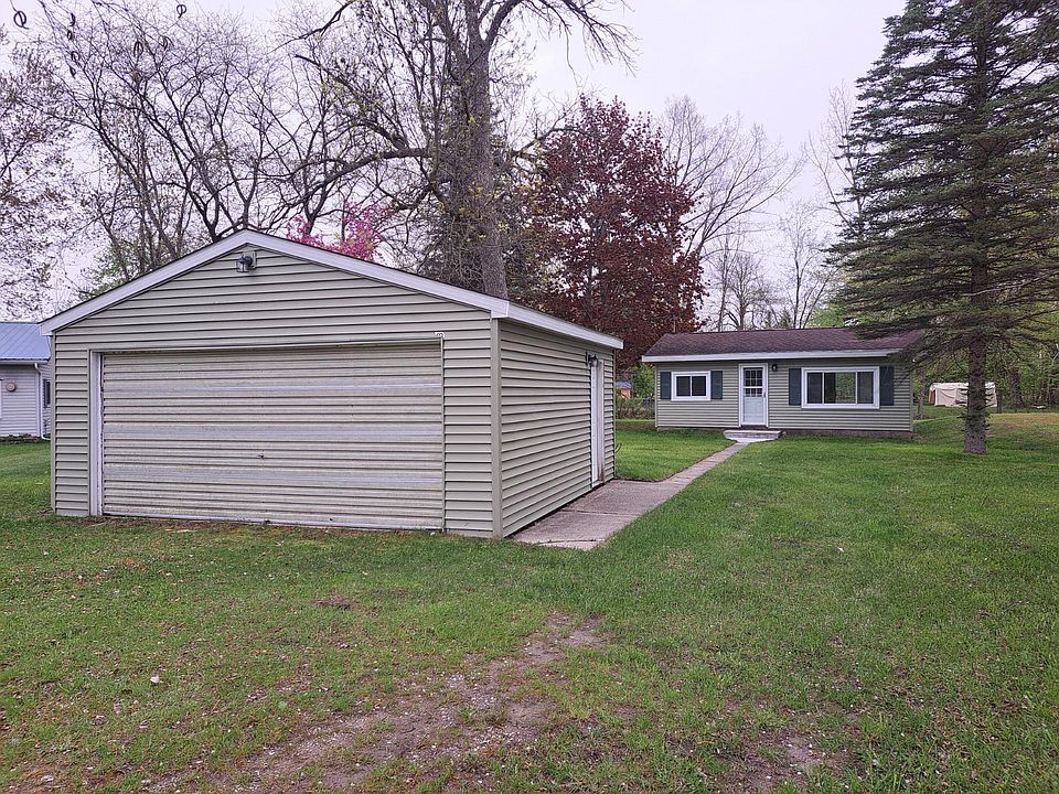 1st image of 1300 Lakeview Dr