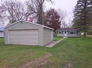 1300 Lakeview Dr, Clare, MI 48617