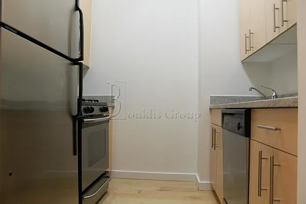 Rented by Bouklis Group | media 15