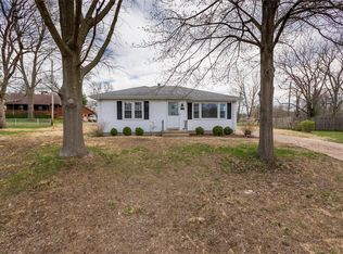 24 Aaron Dr, Belleville, IL 62220