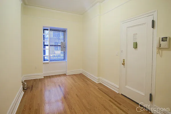 Rented by City Connections Realty | media 28