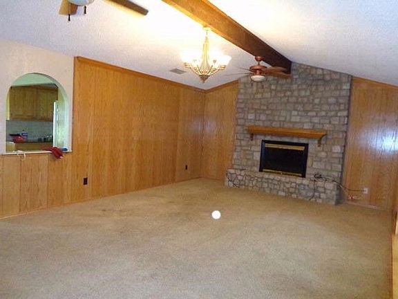 3rd image of 122 Burkett Ln