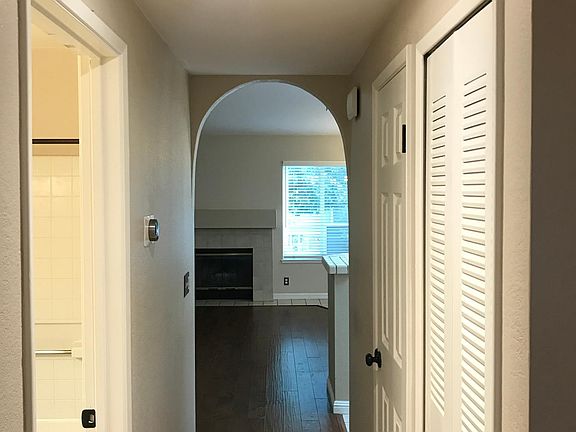 5th image of 36 Cherry Crest Ln