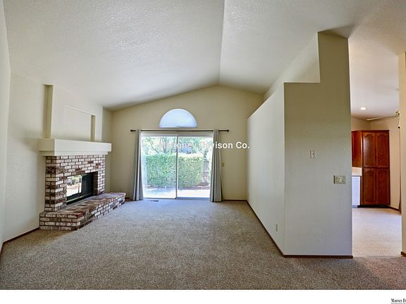 4th image of 718 Newcastle Ct
