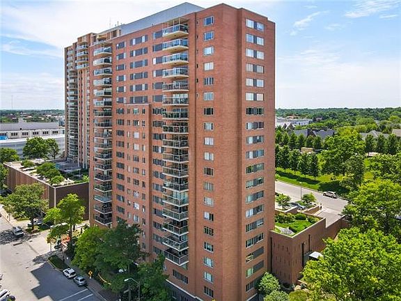 2nd image of 221 W 48th St APT 1008