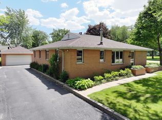 557 W Kenilworth Ave, Palatine, IL 60067