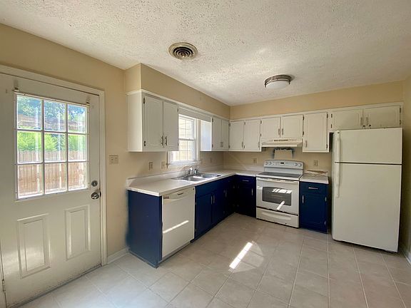5th image of 6700 Jefferson Pl. #G