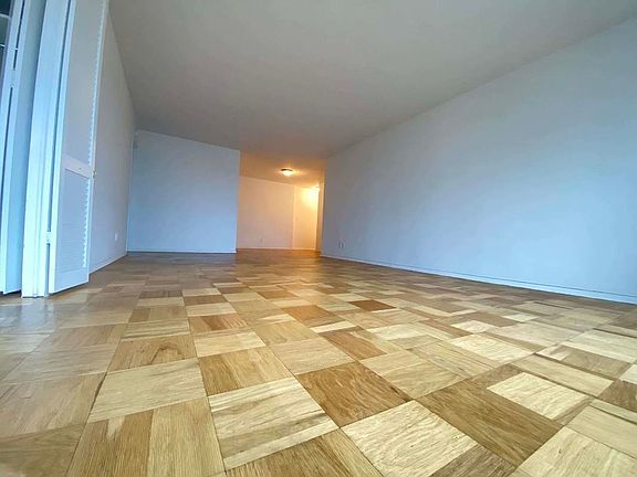 5th image of 250 E 63rd St #1707