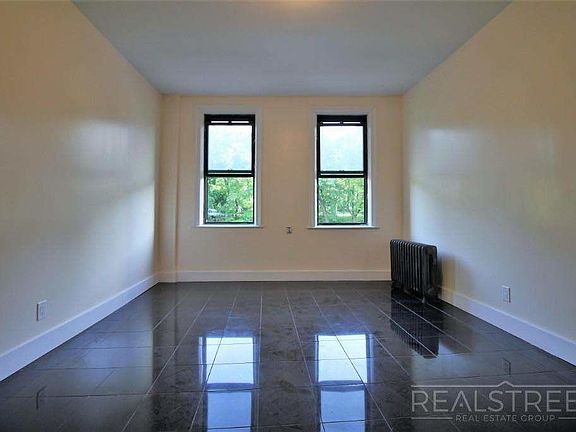 3rd image of 85 Eastern Pkwy #3B2