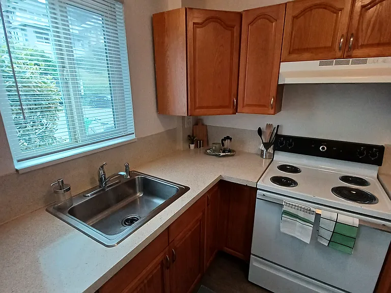University View Apartments — Photo 40