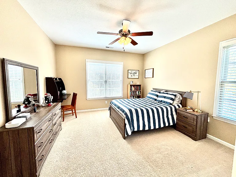 1901 Forest Ln — Photo 37