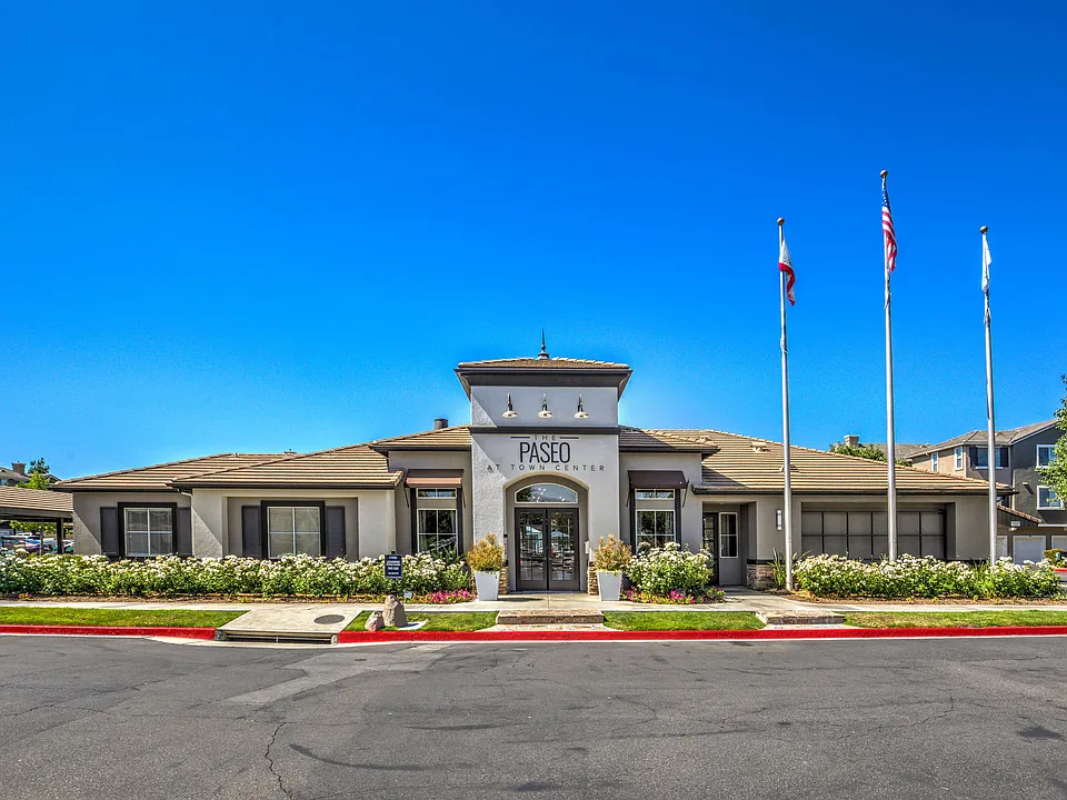 The Paseo at Town Center apartments community photo