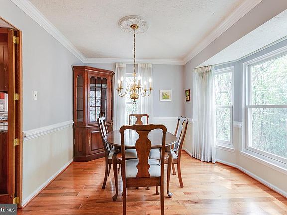 Spacious and bright dining room
