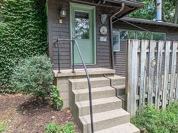 3rd image of 444 Littleton St