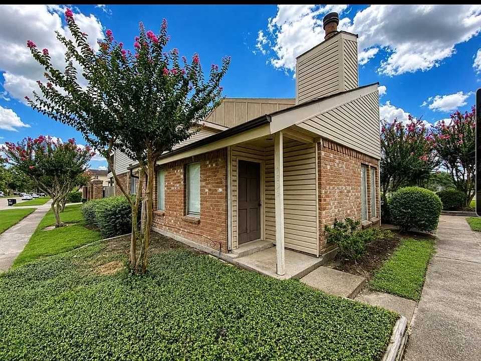 7859 Green Lawn Dr #7859